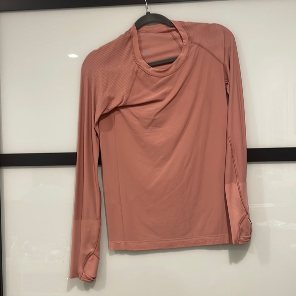 Lululemon top